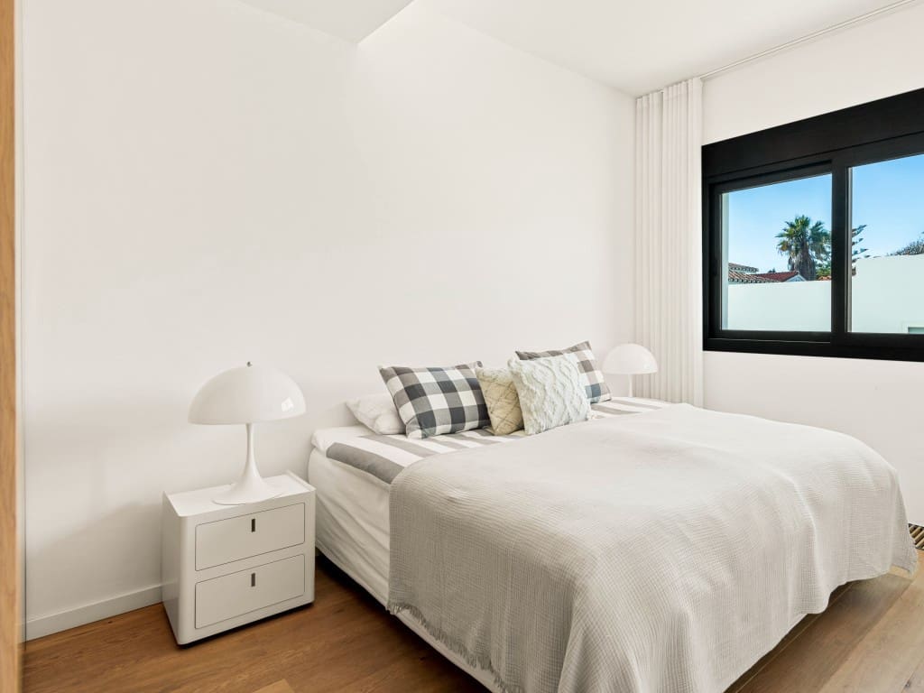 6 bedroom Villa for sale in Marbella with pool garage - € 6,500,000 (Ref: 9432967)