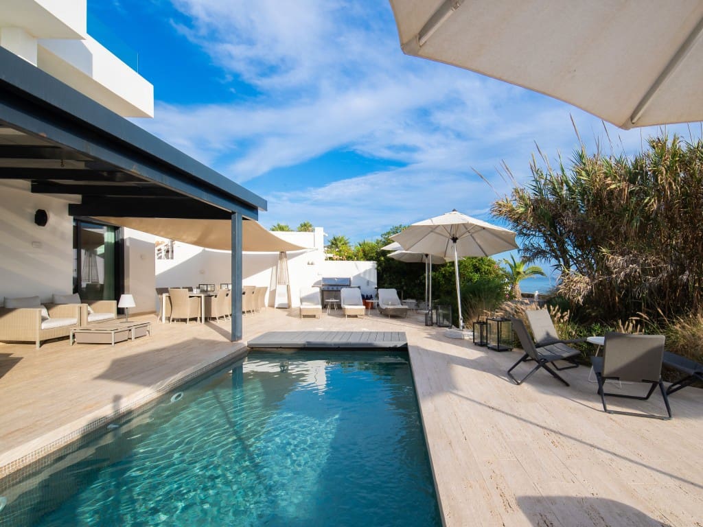 6 bedroom Villa for sale in Marbella with pool garage - € 6,500,000 (Ref: 9432967)