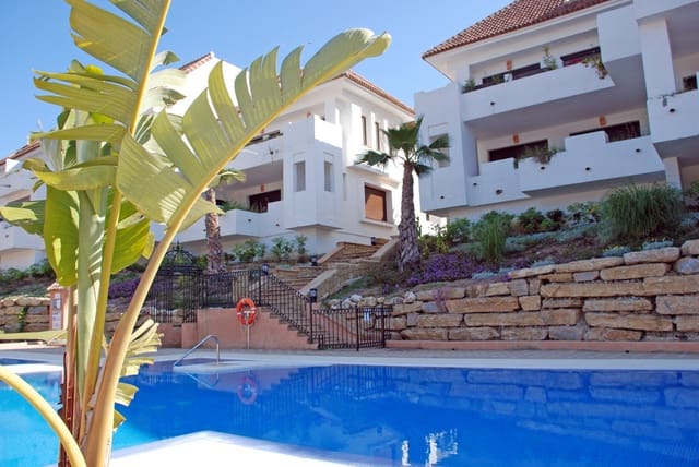 2 bedroom Apartment for sale in La Duquesa / Puerto de la Duquesa, Manilva with pool - € 319,800 (Ref: 9436619)