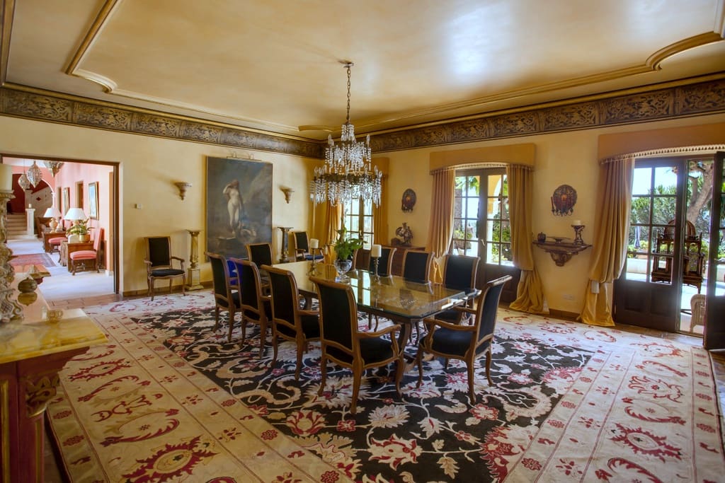 7 sypialnia Willa na sprzedaż w Estepona z basenem garażem - 20 000 000 € (Ref: 9439606)