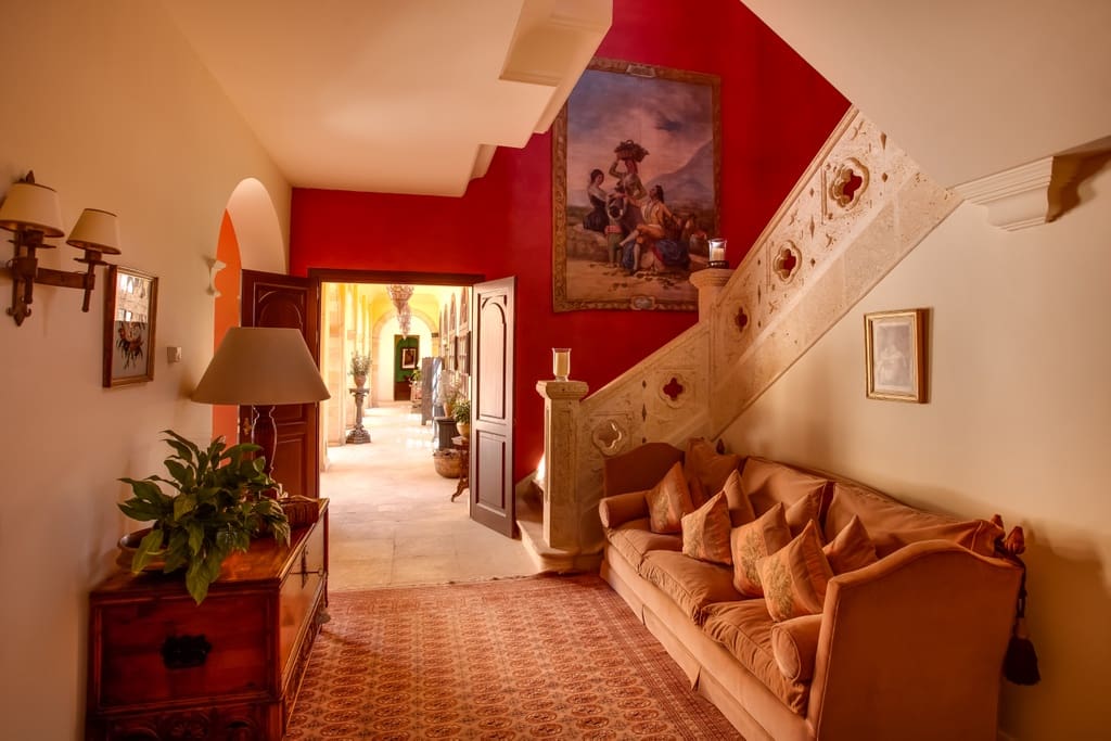 7 sypialnia Willa na sprzedaż w Estepona z basenem garażem - 20 000 000 € (Ref: 9439606)