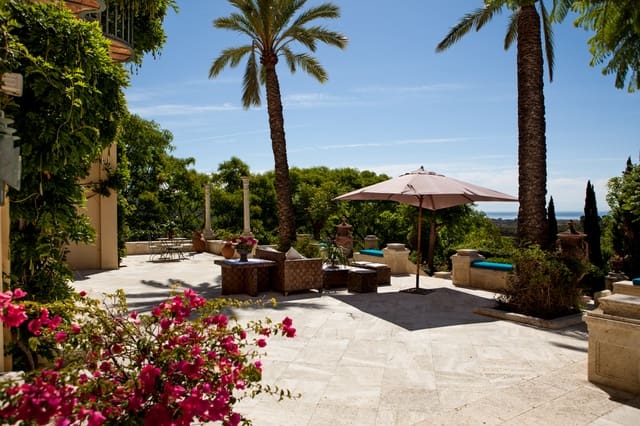 7 sypialnia Willa na sprzedaż w Estepona z basenem garażem - 20 000 000 € (Ref: 9439606)