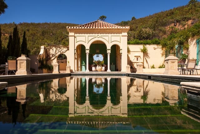 7 sypialnia Willa na sprzedaż w Estepona z basenem garażem - 20 000 000 € (Ref: 9439606)