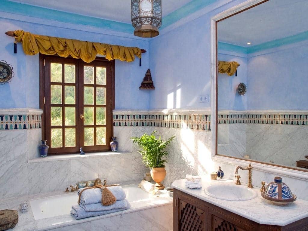 7 sypialnia Willa na sprzedaż w Estepona z basenem garażem - 20 000 000 € (Ref: 9439606)