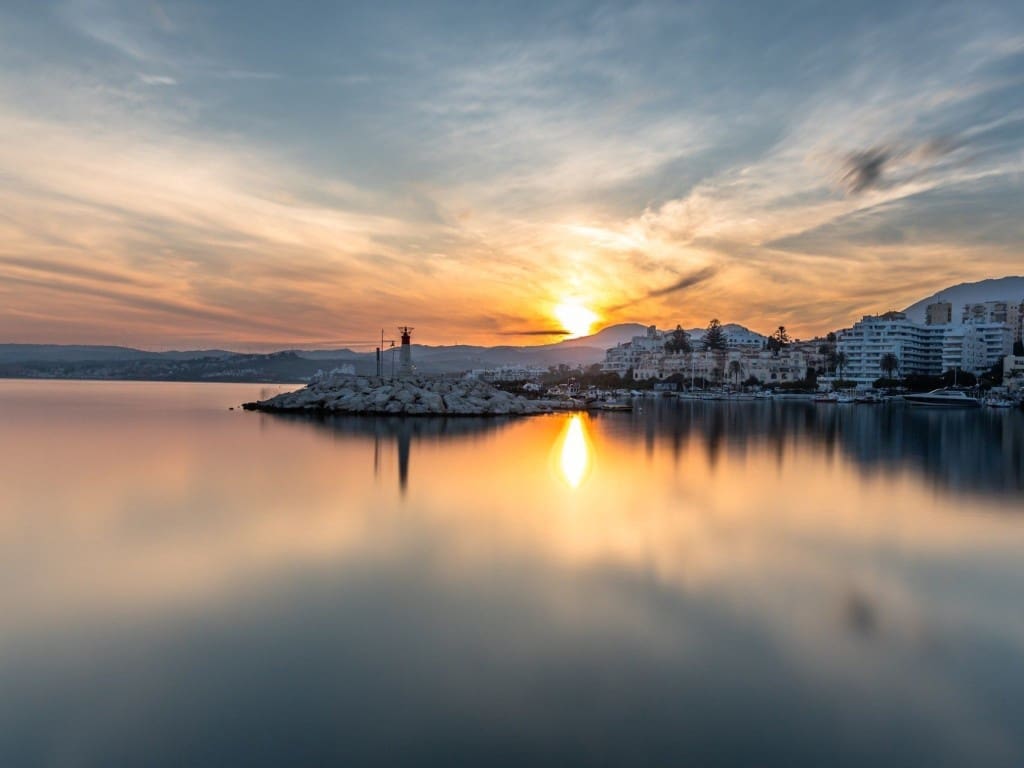 3 soveværelse Lejlighed til salg i New Golden Mile med swimmingpool - € 386.000 (Ref: 9560817)