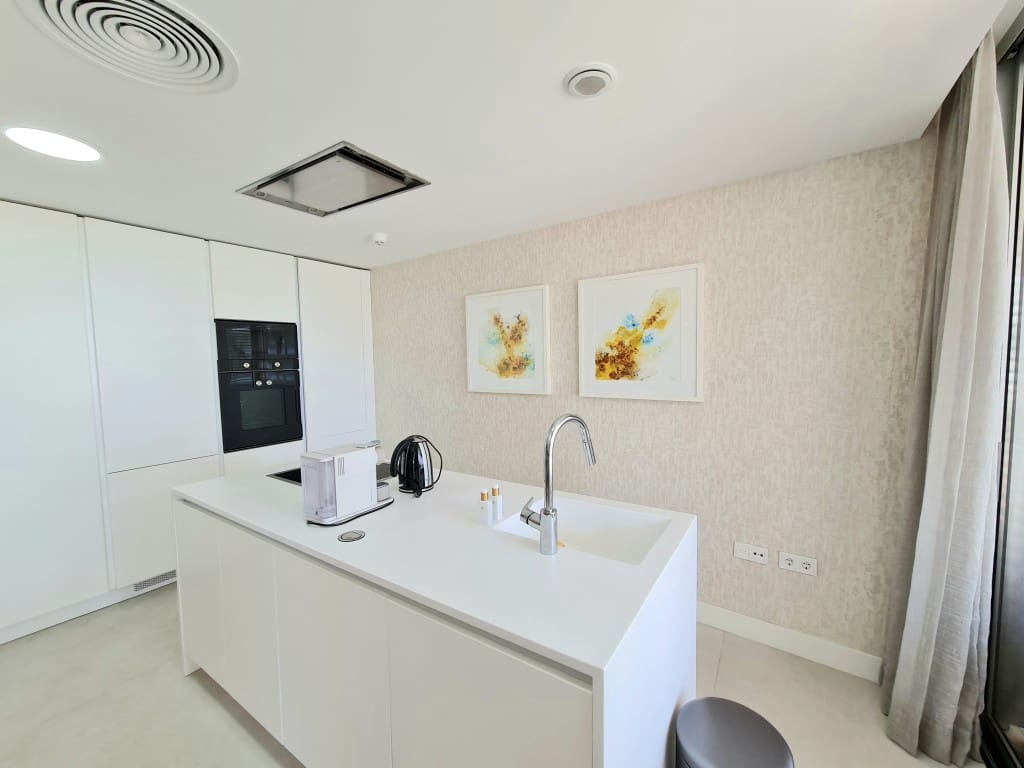 3 bedroom Apartment for sale in Estepona with pool - € 1,160,000 (Ref: 9560826)