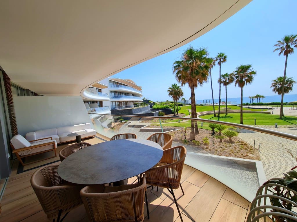 3 bedroom Apartment for sale in Estepona with pool - € 1,160,000 (Ref: 9560826)