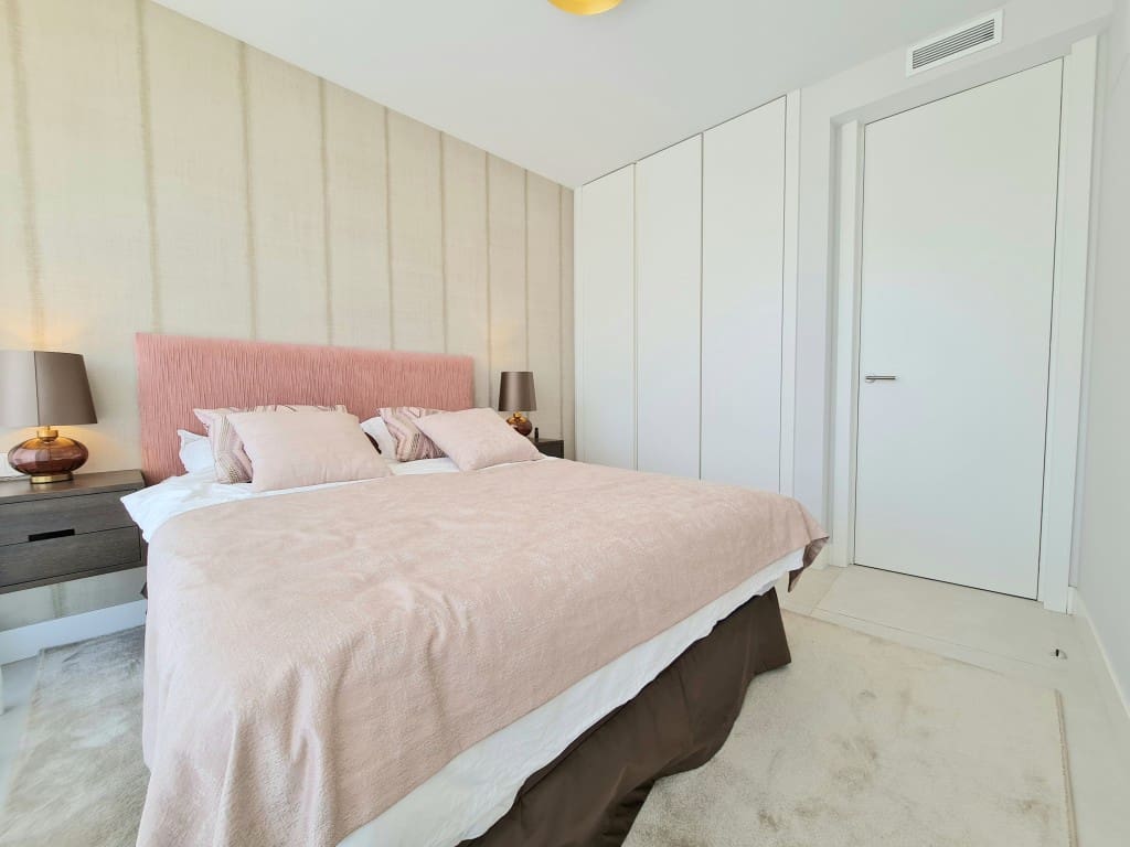 3 bedroom Apartment for sale in Estepona with pool - € 1,160,000 (Ref: 9560826)