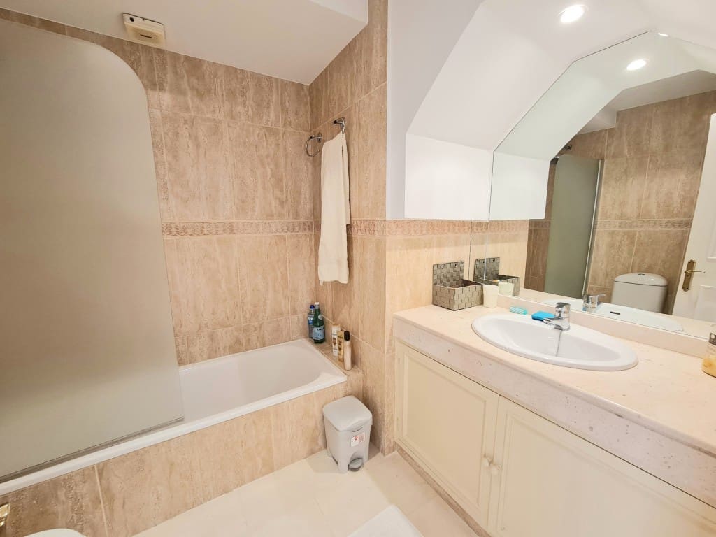 3 slaapkamer Penthouse te koop in Atalaya-Isdabe met zwembad garage - € 520.000 (Ref: 9560838)