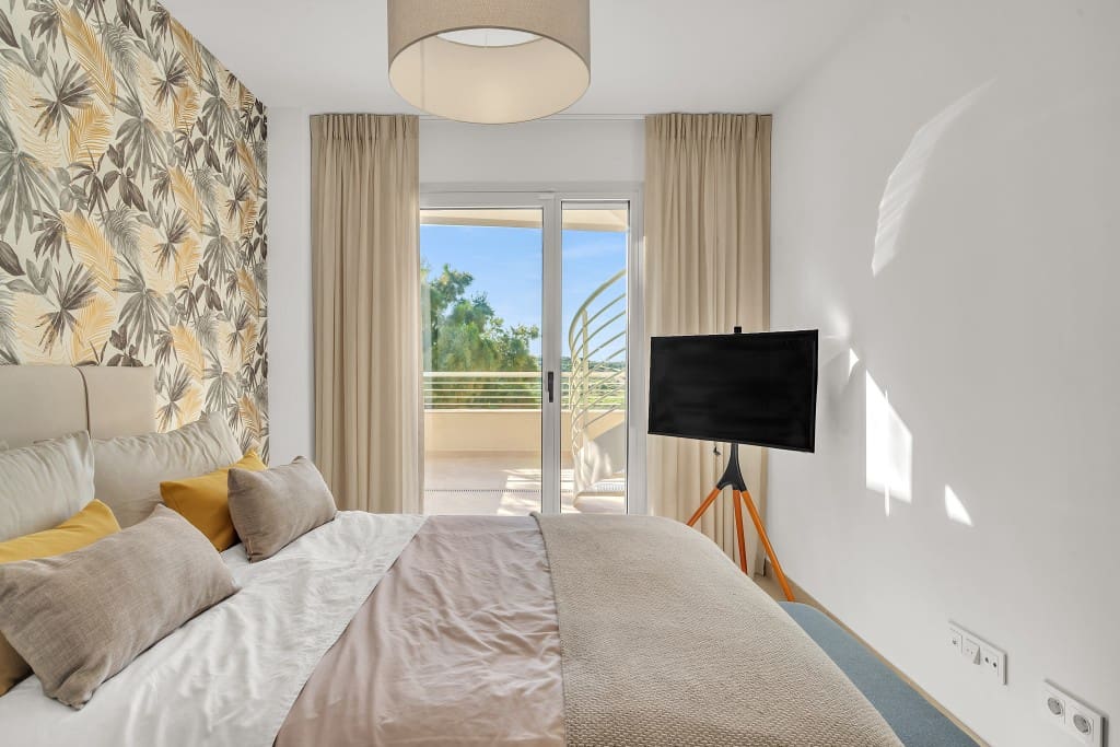 2 soverom Penthouse til salgs i Estepona med svømmebasseng garasje - € 475 000 (Ref: 9580002)