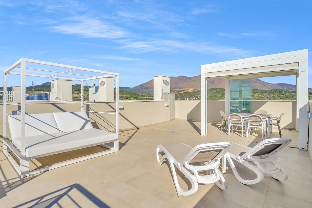 2 soverom Penthouse til salgs i Estepona med svømmebasseng garasje - € 475 000 (Ref: 9580002)