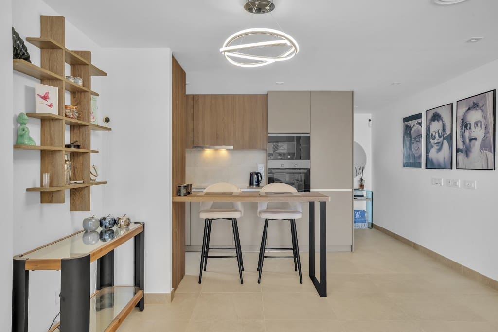 2 soverom Penthouse til salgs i Estepona med svømmebasseng garasje - € 475 000 (Ref: 9580002)