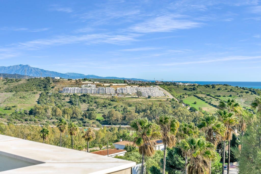 2 soverom Penthouse til salgs i Estepona med svømmebasseng garasje - € 475 000 (Ref: 9580002)