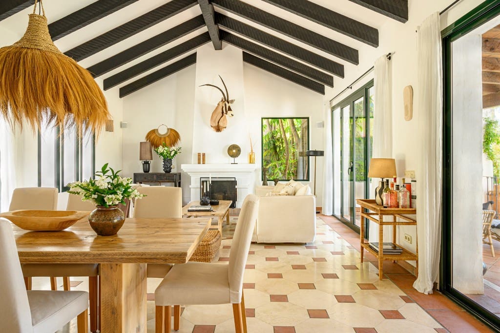 4 sovrum Villa till salu i El Paraiso med pool garage - 1 995 000 € (Ref: 9660796)