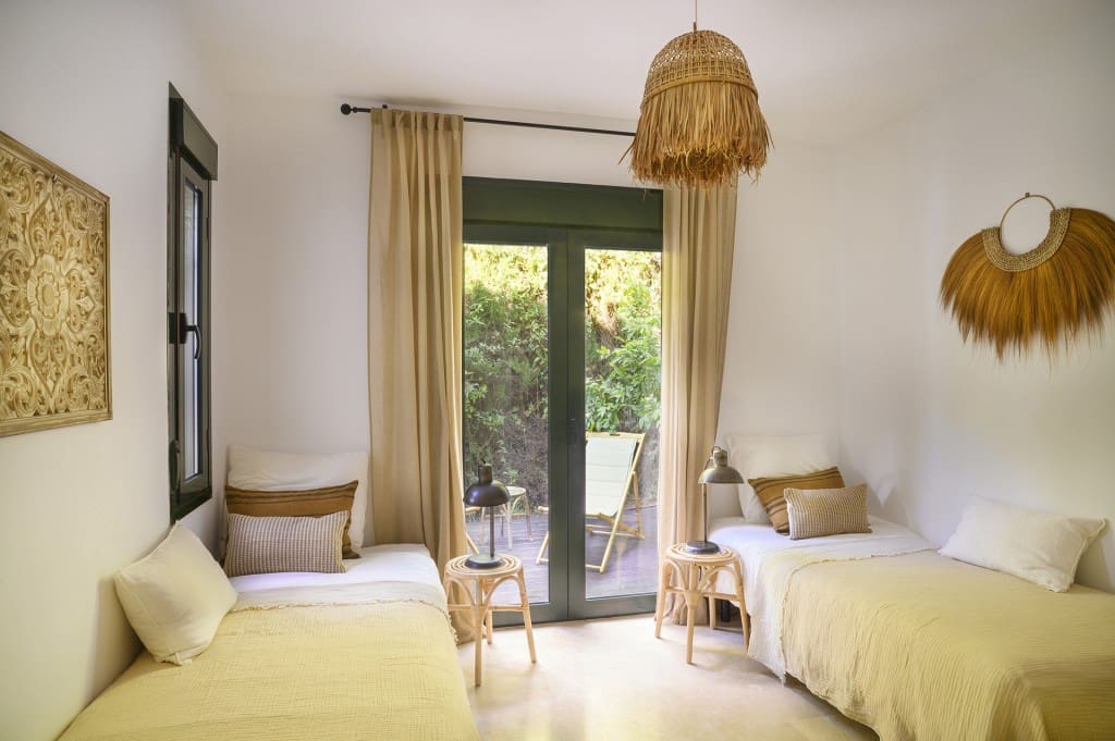 4 sovrum Villa till salu i El Paraiso med pool garage - 1 995 000 € (Ref: 9660796)