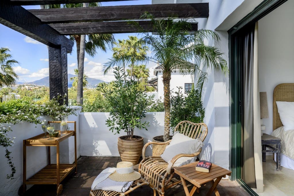 4 sovrum Villa till salu i El Paraiso med pool garage - 1 995 000 € (Ref: 9660796)