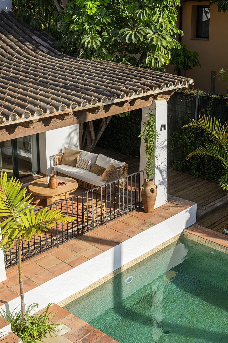 4 sovrum Villa till salu i El Paraiso med pool garage - 1 995 000 € (Ref: 9660796)