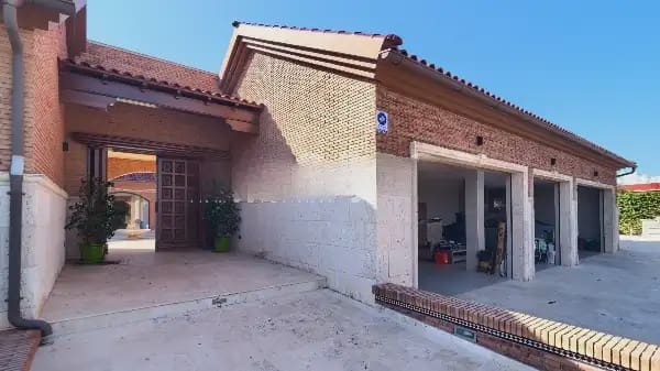 Chalet de 14 habitaciones en Burriana / Borriana en venta con piscina garaje - 1.800.000 € (Ref: 10100665)