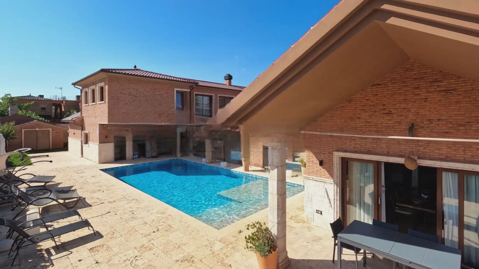 Chalet de 14 habitaciones en Burriana / Borriana en venta con piscina garaje - 1.800.000 € (Ref: 10100665)