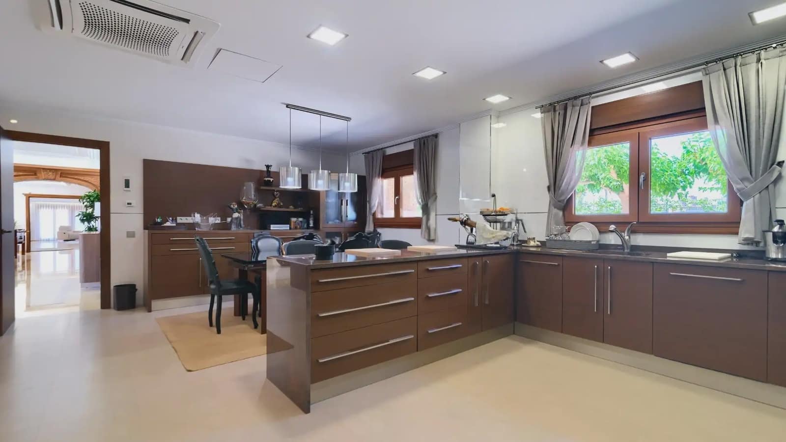 Chalet de 14 habitaciones en Burriana / Borriana en venta con piscina garaje - 1.800.000 € (Ref: 10100665)