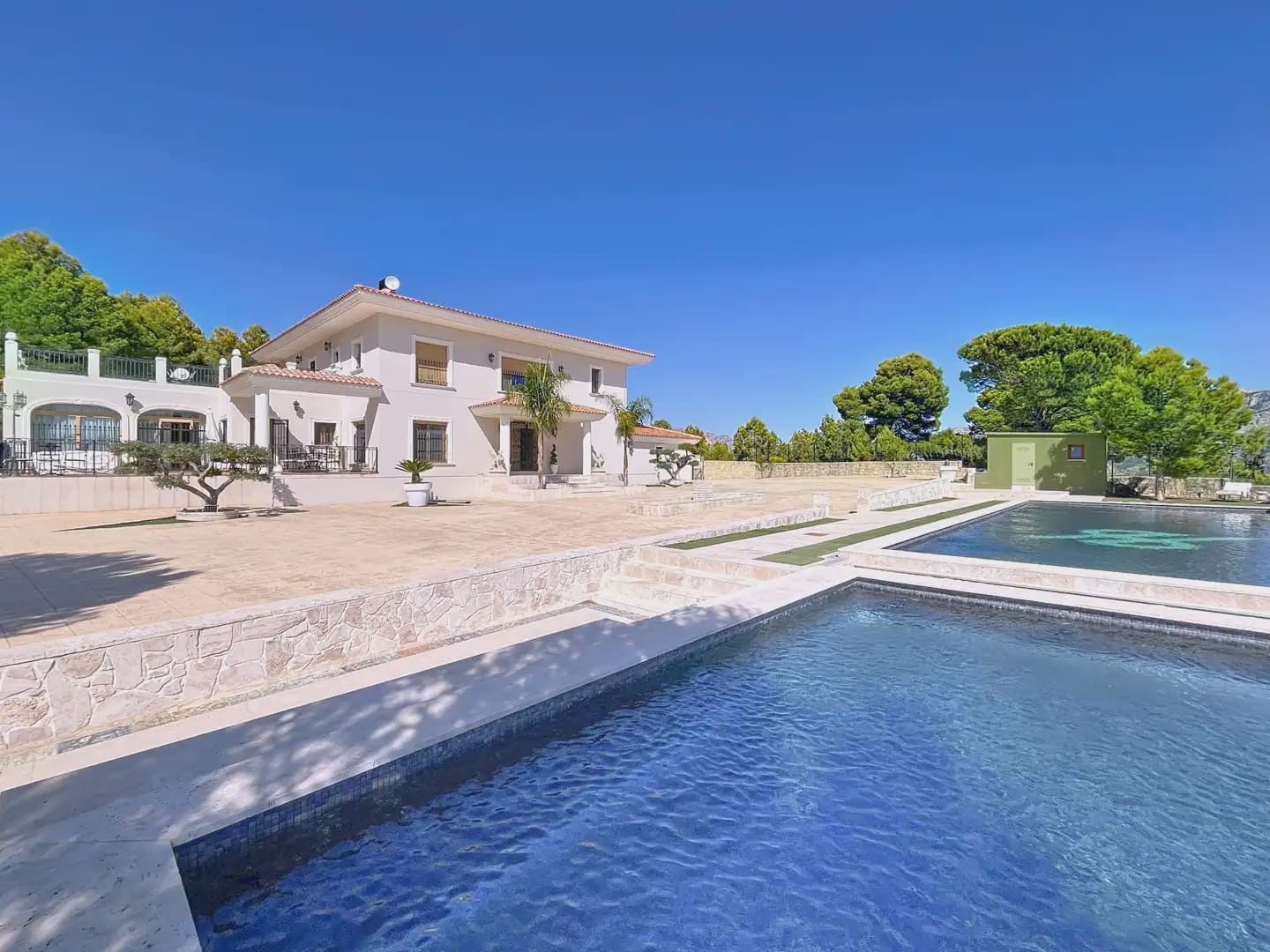 5 soverom Villa til salgs i La Nucia med svømmebasseng garasje - € 2 400 000 (Ref: 10100674)