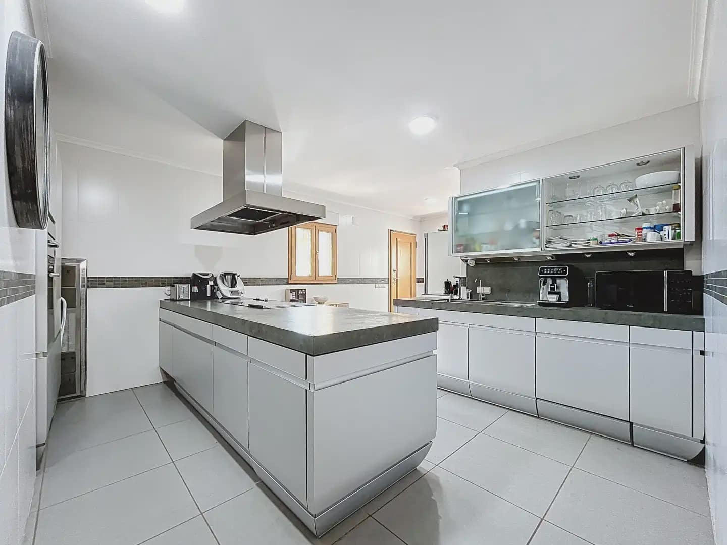 5 soverom Villa til salgs i La Nucia med svømmebasseng garasje - € 2 400 000 (Ref: 10100674)