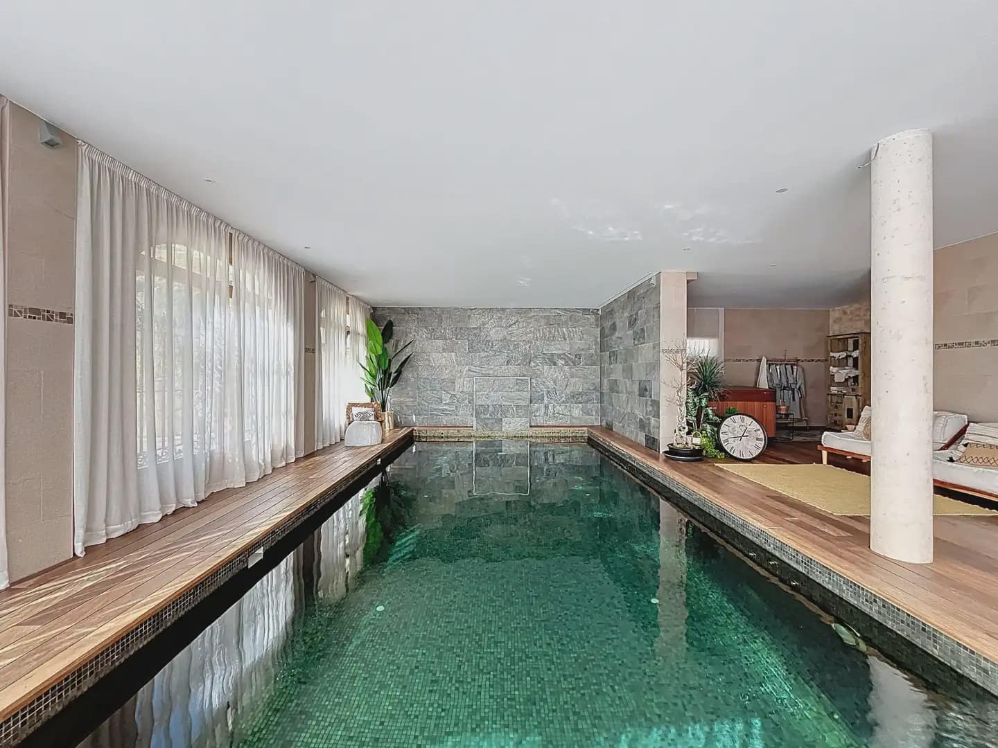 5 soverom Villa til salgs i La Nucia med svømmebasseng garasje - € 2 400 000 (Ref: 10100674)