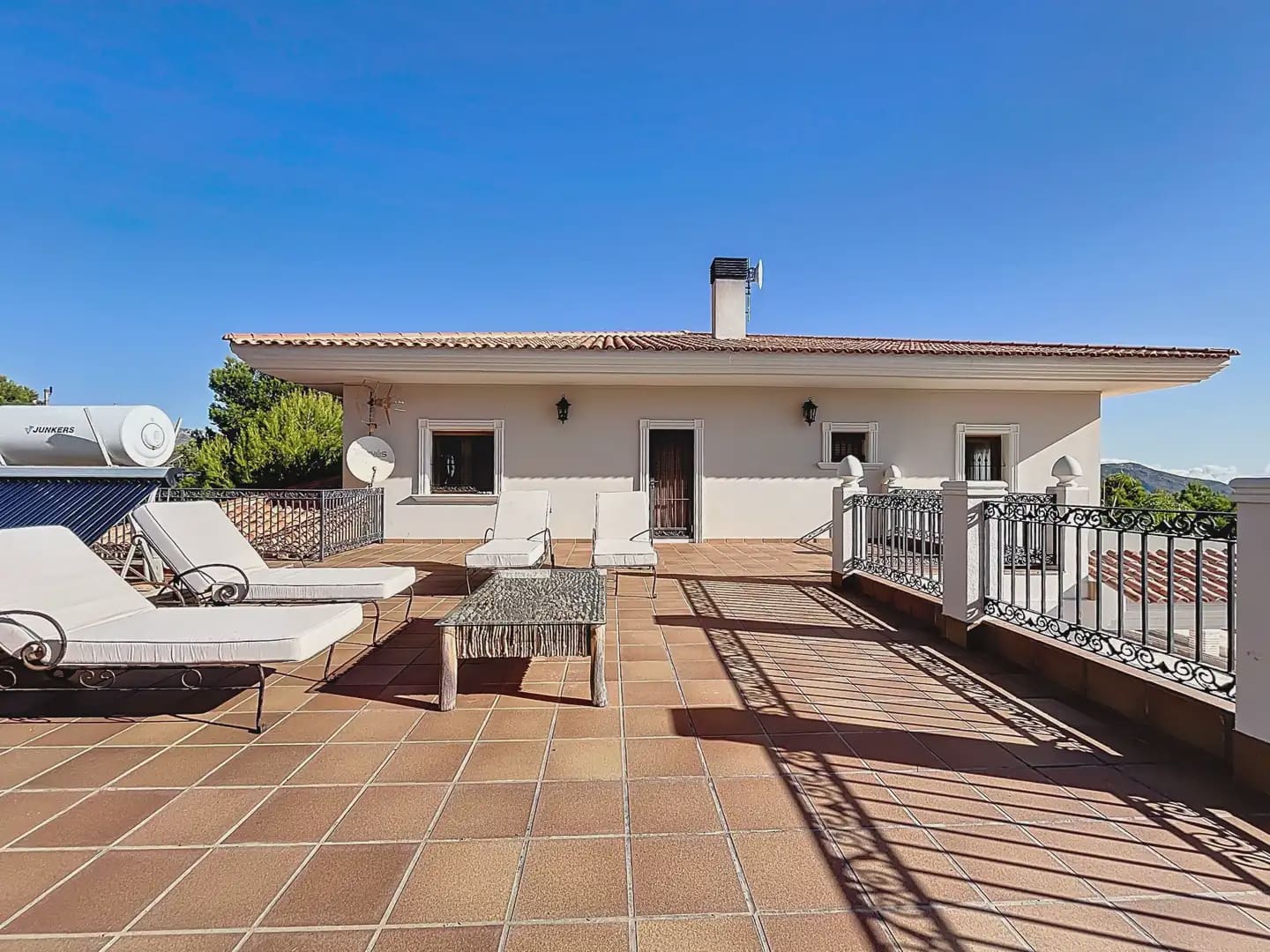 5 soverom Villa til salgs i La Nucia med svømmebasseng garasje - € 2 400 000 (Ref: 10100674)