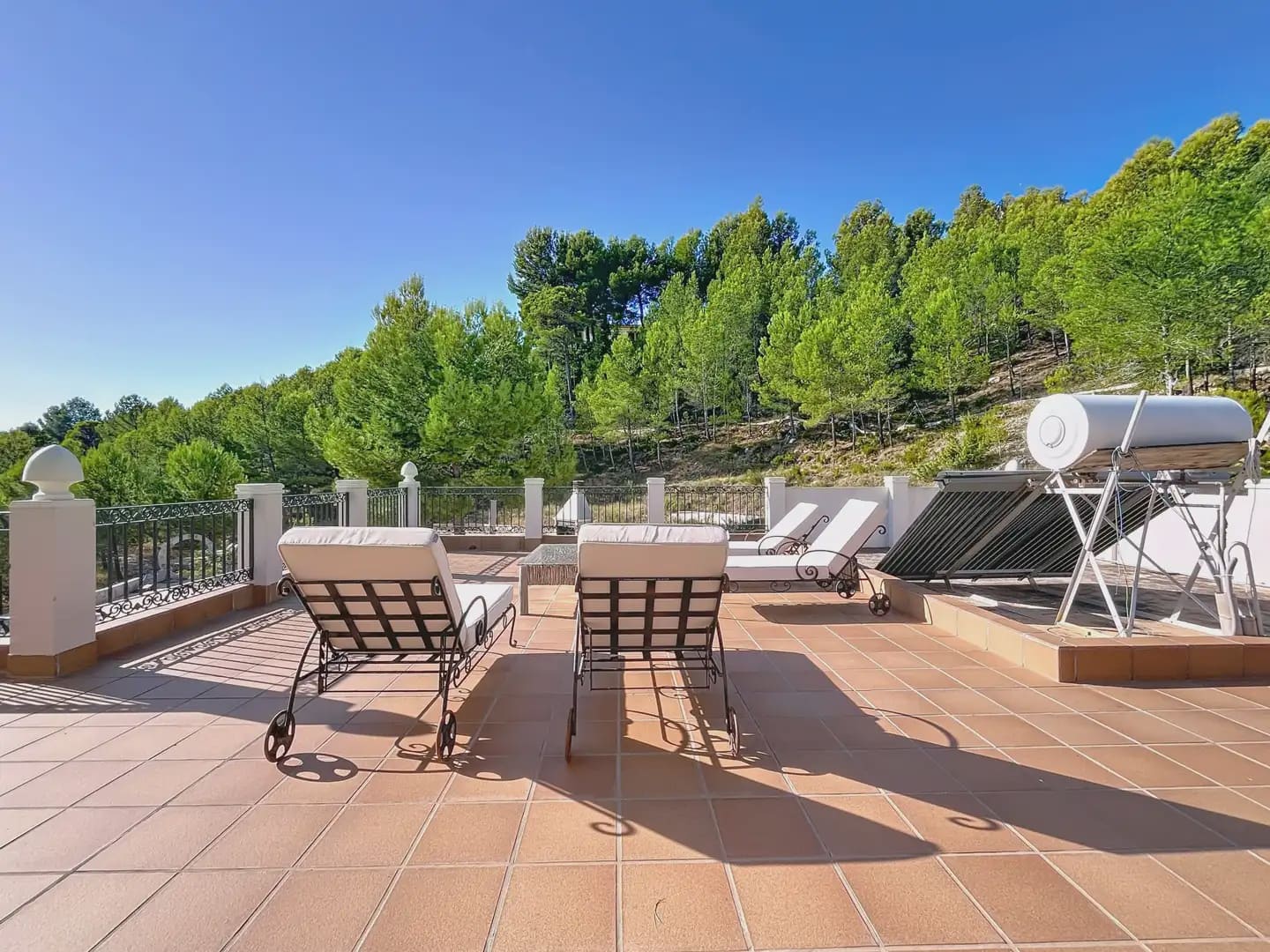 5 soverom Villa til salgs i La Nucia med svømmebasseng garasje - € 2 400 000 (Ref: 10100674)