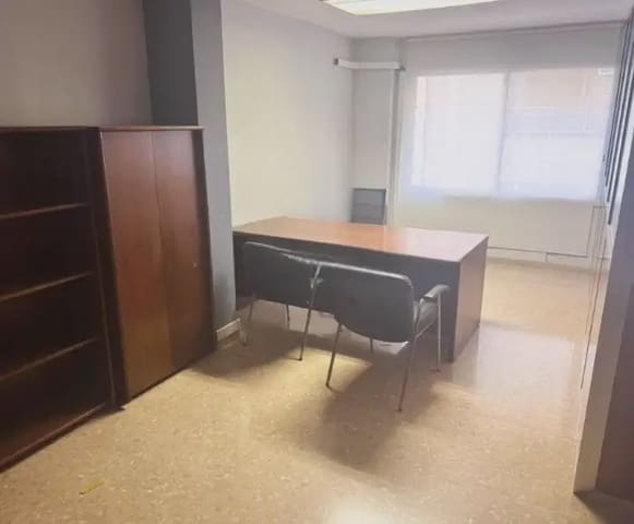 Commercieel te koop in Centro, Castelló de la Plana - € 125.000 (Ref: 10100680)