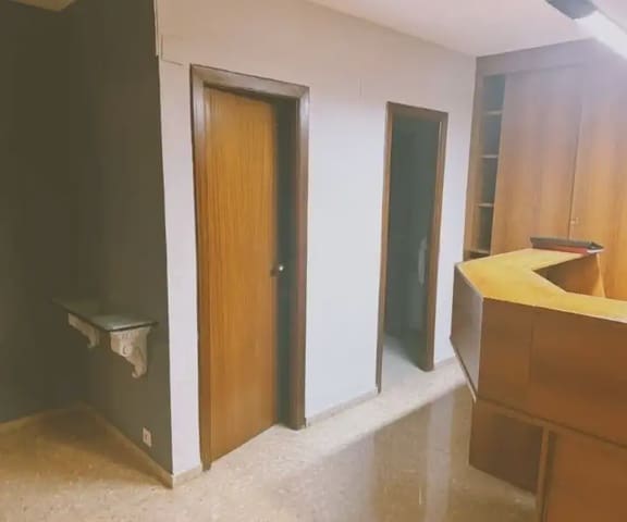 Commercieel te koop in Centro, Castelló de la Plana - € 125.000 (Ref: 10100680)