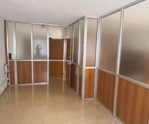 Commercieel te koop in Centro, Castelló de la Plana - € 125.000 (Ref: 10100680)