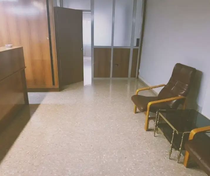 Office for rent in Castello de la Plana - € 650 (Ref: 10100708)
