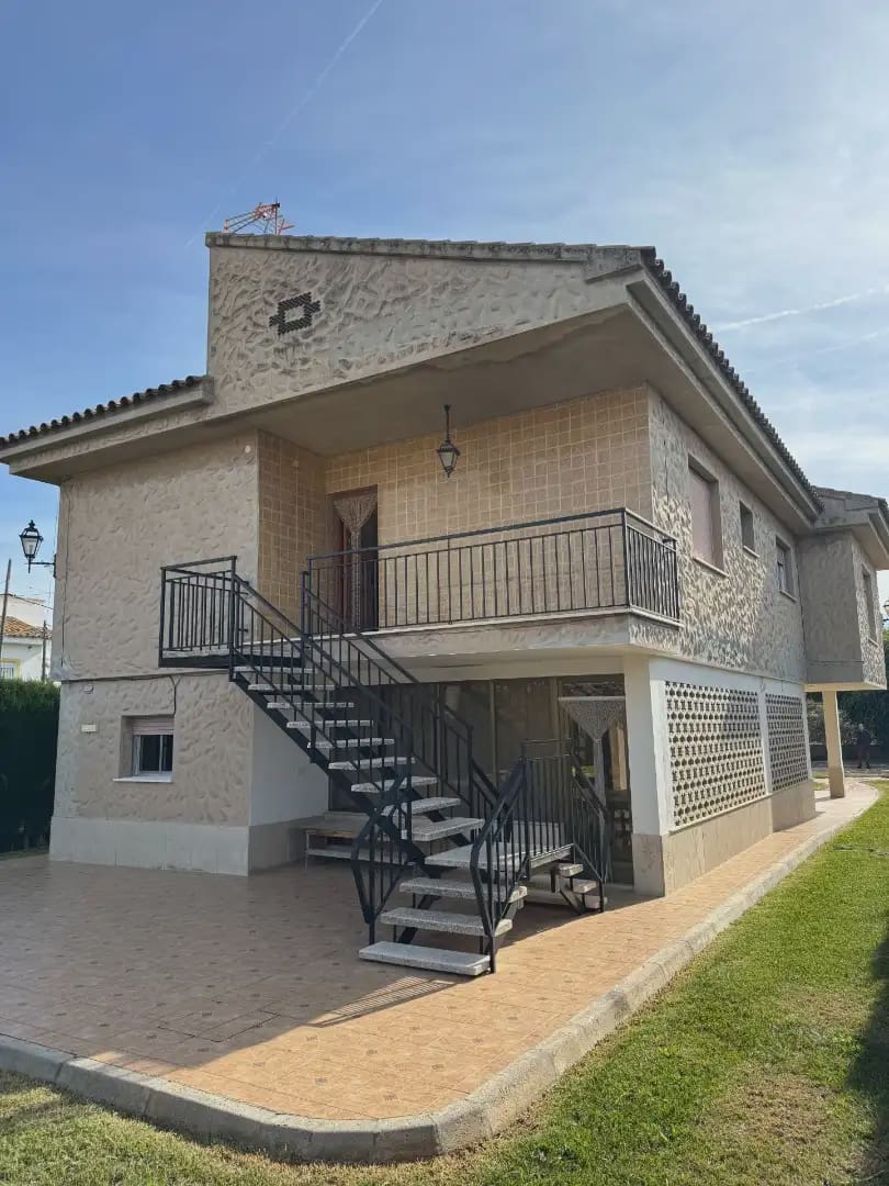 4 slaapkamer Villa te koop in Burriana / Borriana met zwembad garage - € 700.000 (Ref: 10100709)