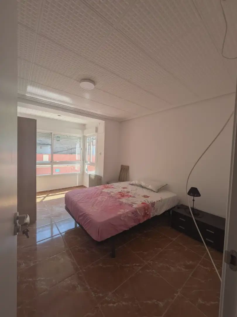 Piso de 5 habitaciones en Burriana / Borriana en venta - 130.000 € (Ref: 10100722)