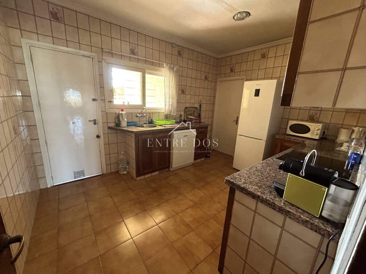 5 bedroom Villa for rent in Castello de la Plana with pool garage - € 4,000 (Ref: 8456086)