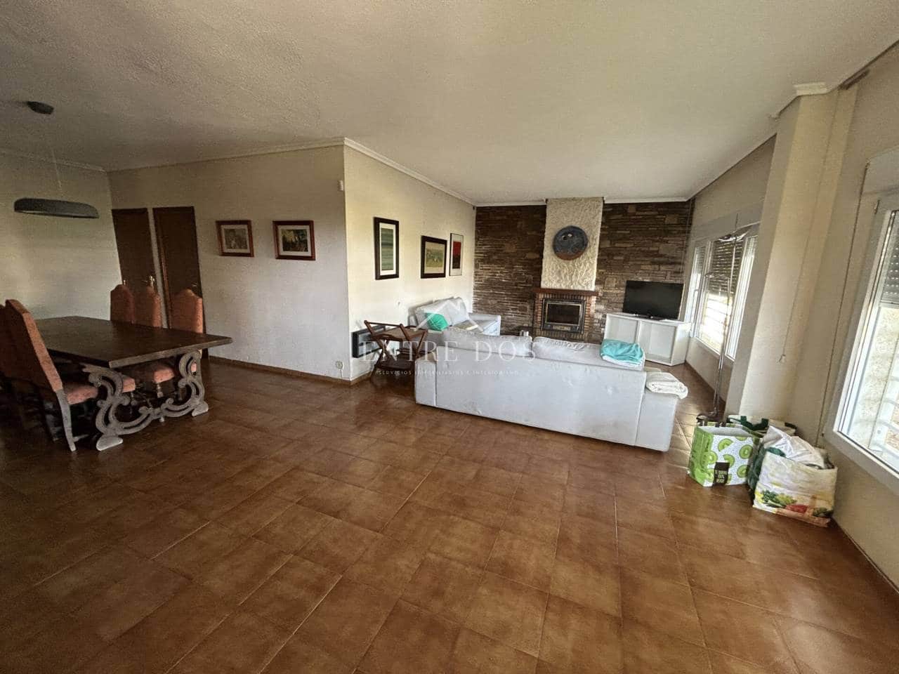 5 bedroom Villa for rent in Castello de la Plana with pool garage - € 4,000 (Ref: 8456086)