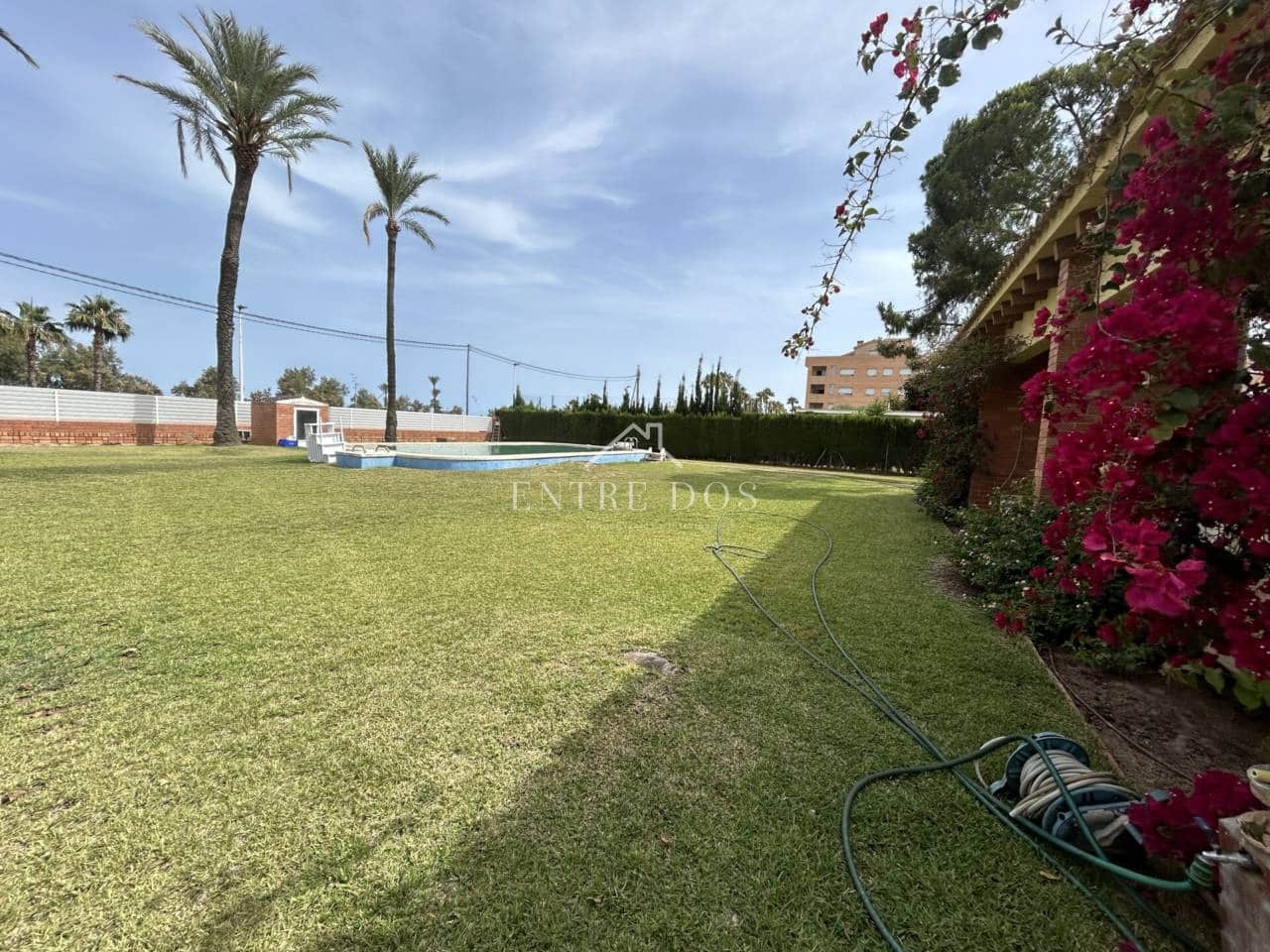 5 bedroom Villa for rent in Castello de la Plana with pool garage - € 4,000 (Ref: 8456086)