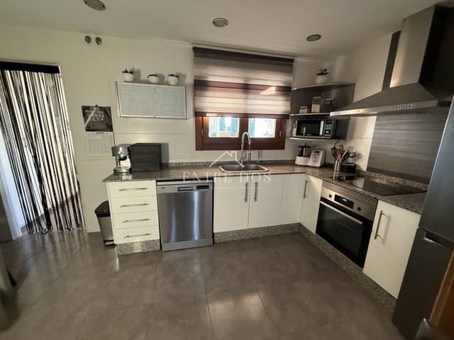 4 Zimmer Villa zu verkaufen in Castelló de la Plana mit Garage - 240.000 € (Ref: 8741937)