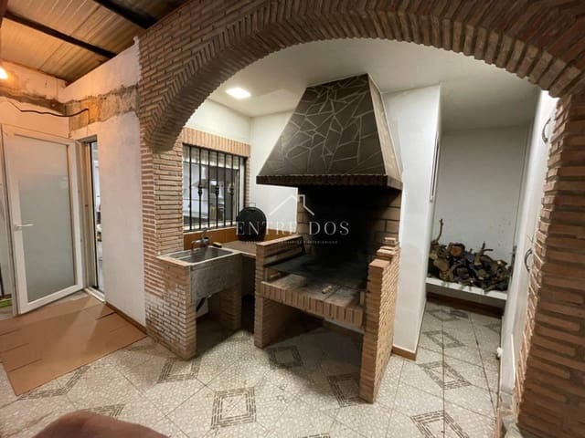 Casa de 3 habitaciones en Vila-real en venta con garaje - 179.000 € (Ref: 8815302)