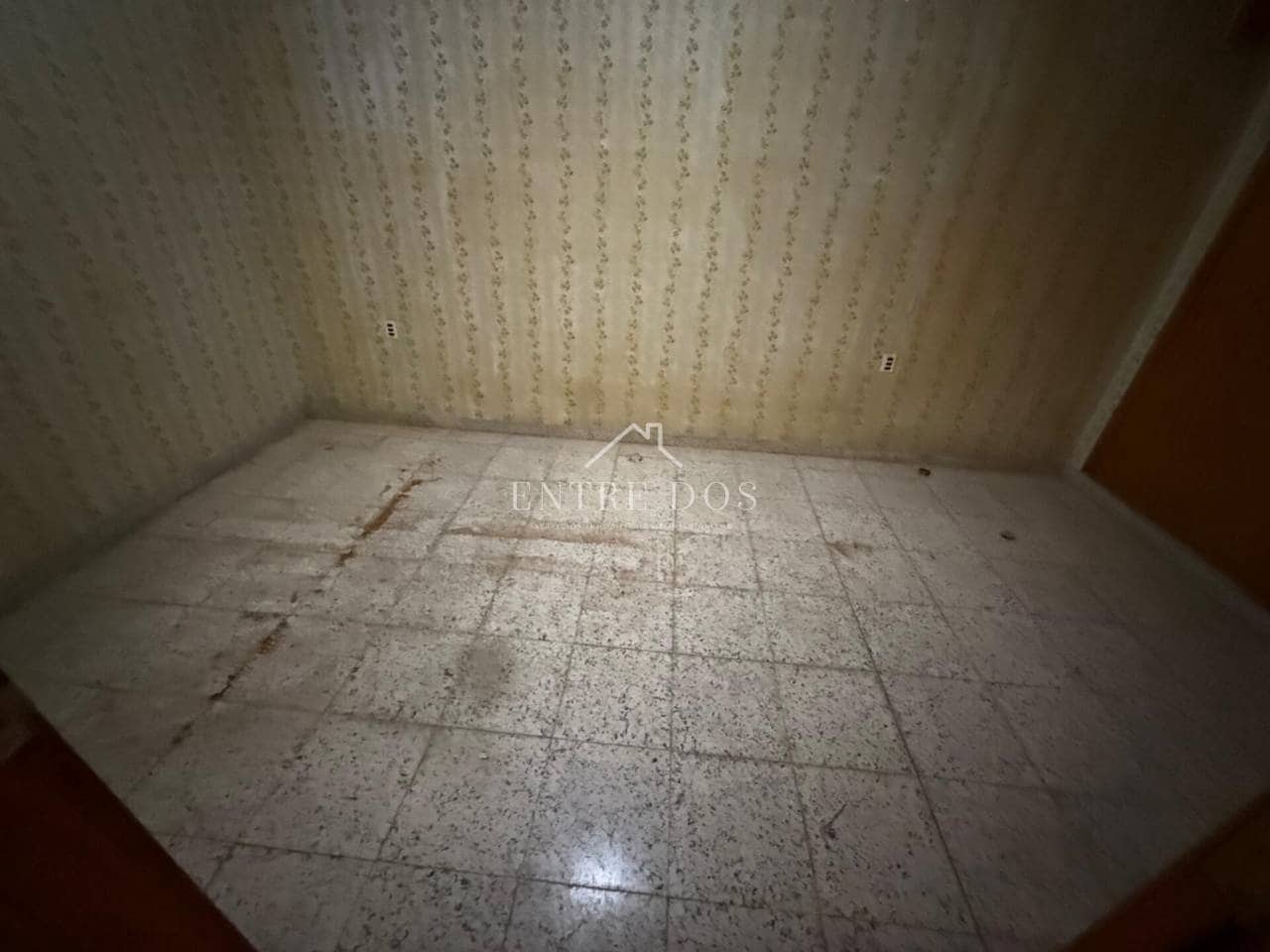 7 soveværelse Villa til salg i Castello de la Plana - € 159.000 (Ref: 8821187)