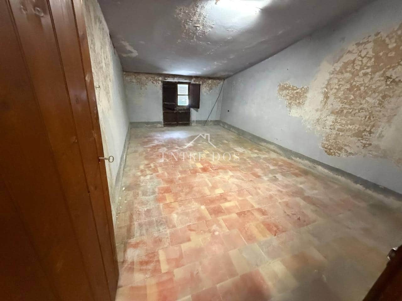 7 soveværelse Villa til salg i Castello de la Plana - € 159.000 (Ref: 8821187)