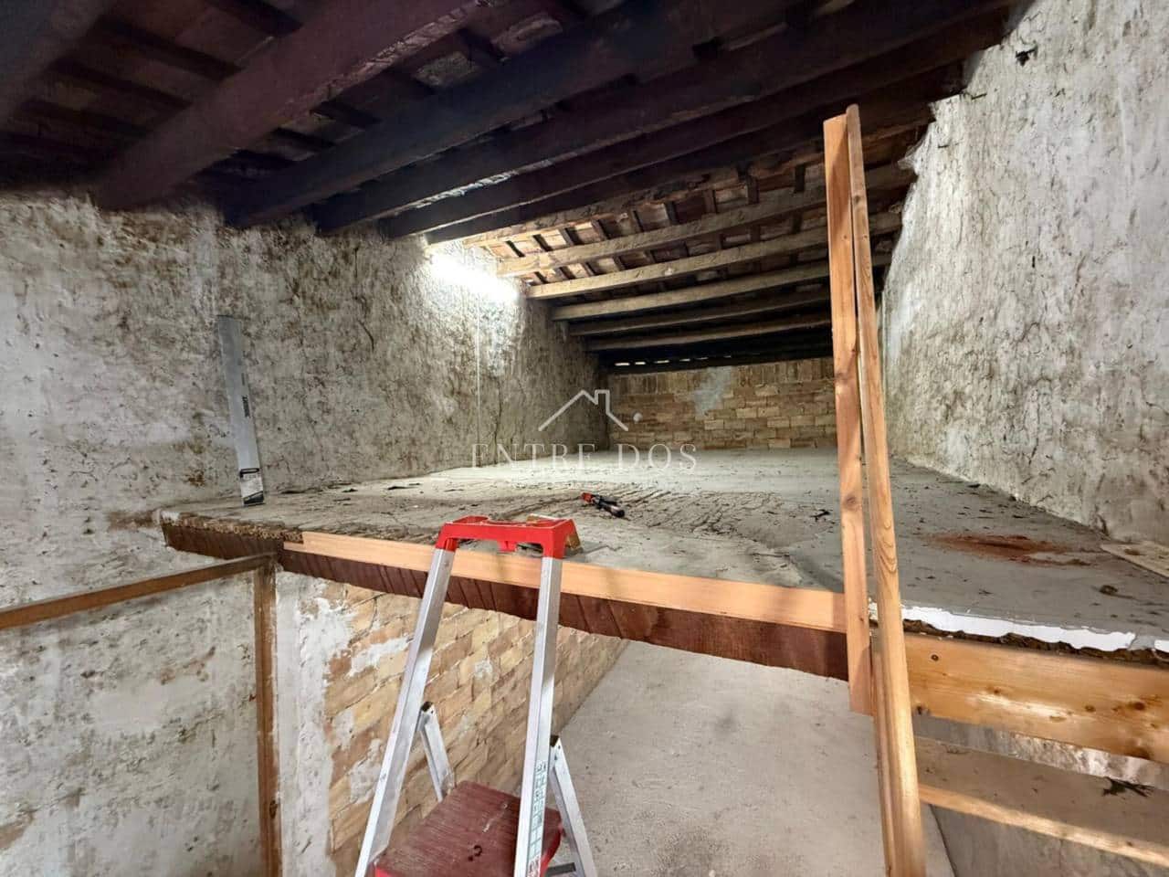 7 soveværelse Villa til salg i Castello de la Plana - € 159.000 (Ref: 8821187)