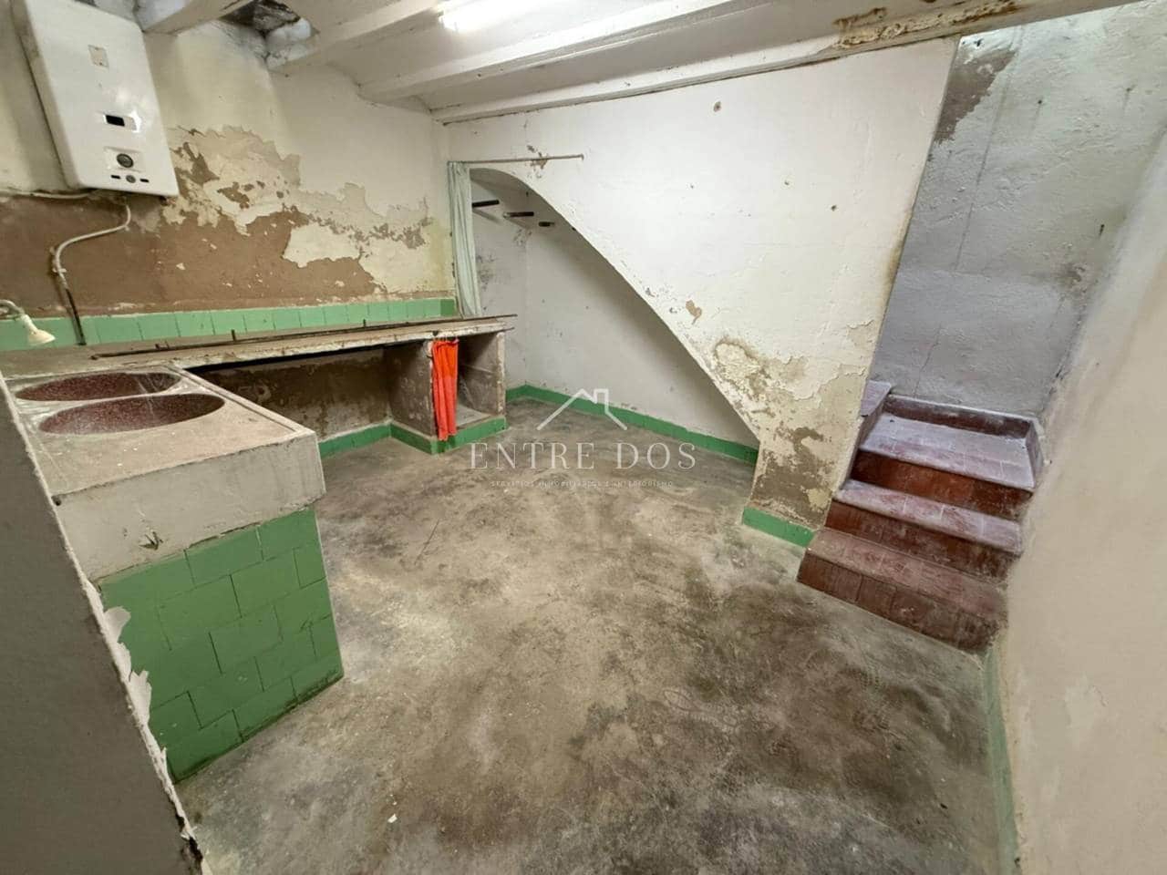 7 soveværelse Villa til salg i Castello de la Plana - € 159.000 (Ref: 8821187)