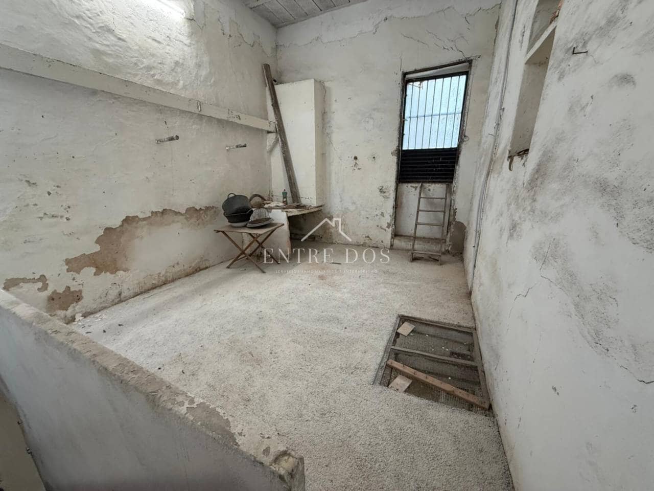 7 soveværelse Villa til salg i Castello de la Plana - € 159.000 (Ref: 8821187)