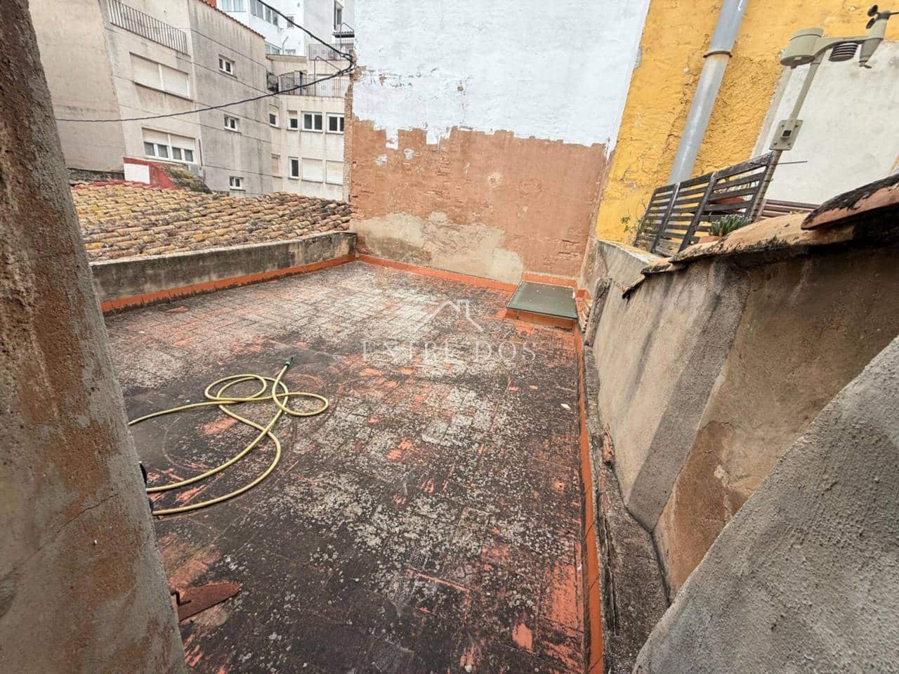 7 soveværelse Villa til salg i Castello de la Plana - € 159.000 (Ref: 8821187)