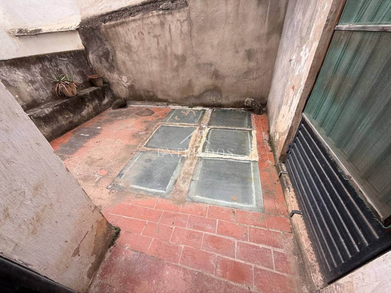 7 soveværelse Villa til salg i Castello de la Plana - € 159.000 (Ref: 8821187)