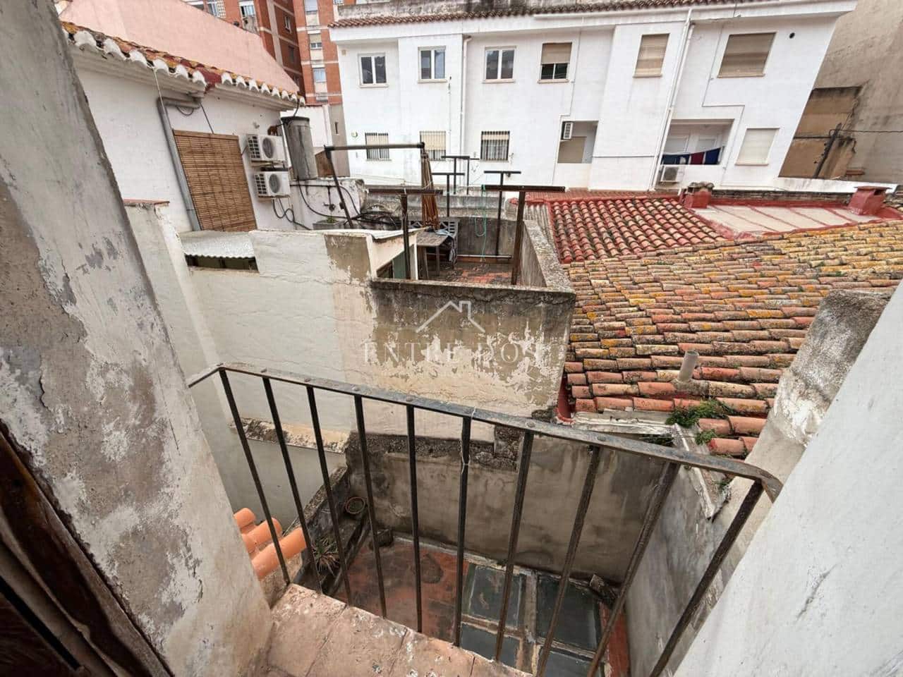 7 soveværelse Villa til salg i Castello de la Plana - € 159.000 (Ref: 8821187)