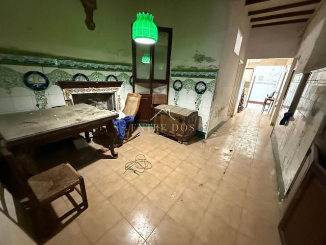 7 bedroom Villa for sale in Castelló de la Plana - € 169,000 (Ref: 8821187)