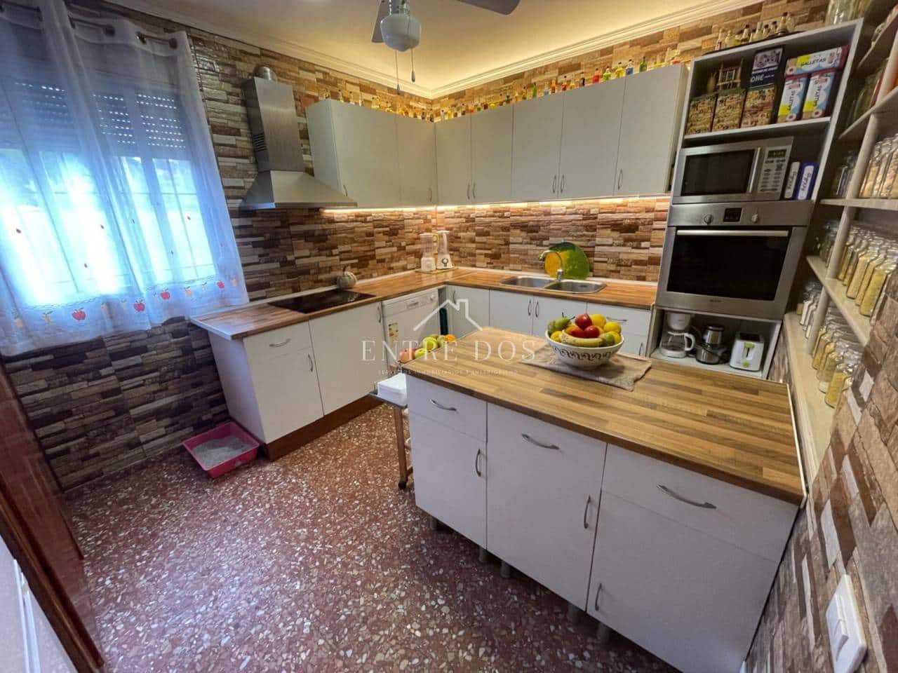 4 soveværelse Villa til salg i Borriol med swimmingpool garage - € 400.000 (Ref: 8956546)